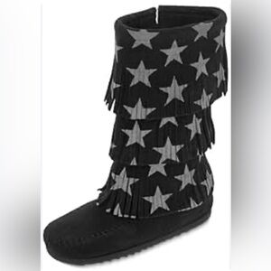 Minnetonka Suede Star Fringe Boot, Size 10.Great Condition